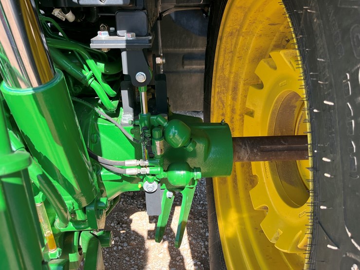 2015-john-deere-6145r-image-16