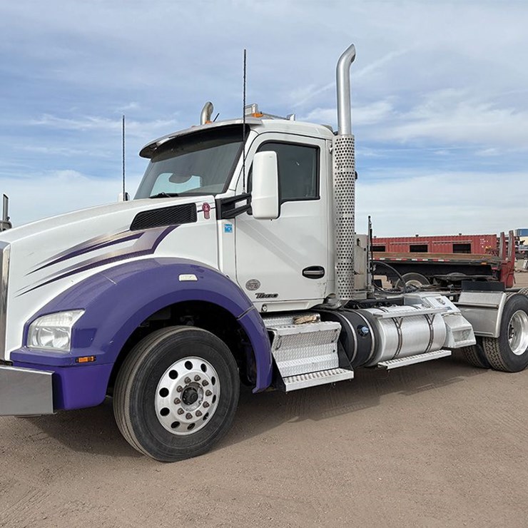 2016 KENWORTH T880