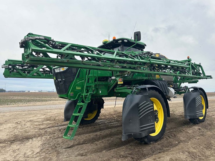 2021-john-deere-r4044-image-1