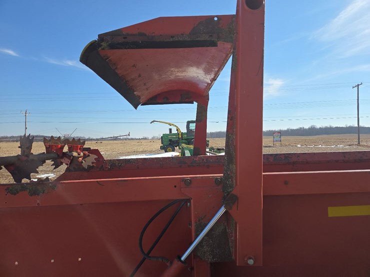 new-holland-195-image-17