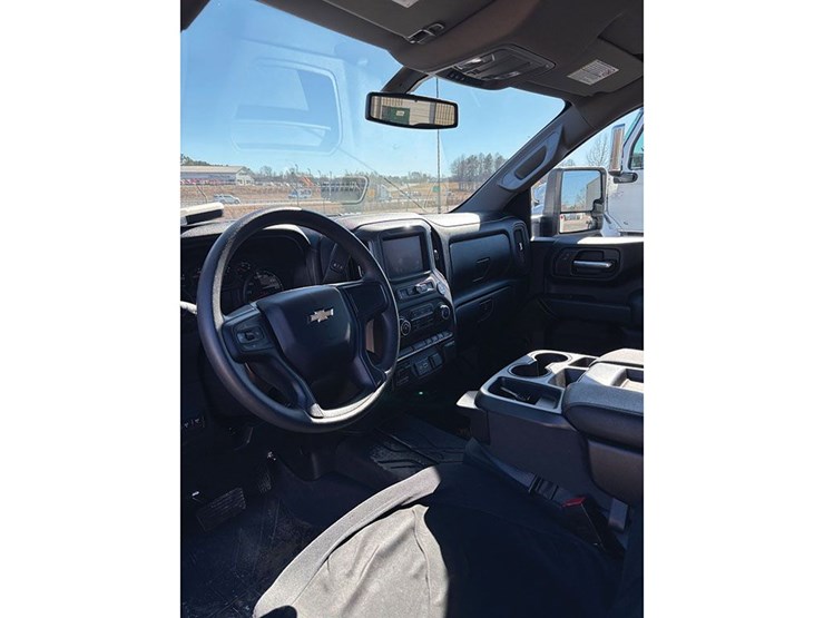 2022-chevrolet-silverado-3500hd-image-6