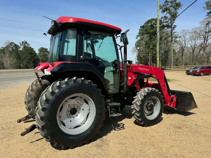 2020-mahindra-6075-image-8