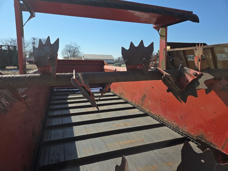 new-holland-195-image-25