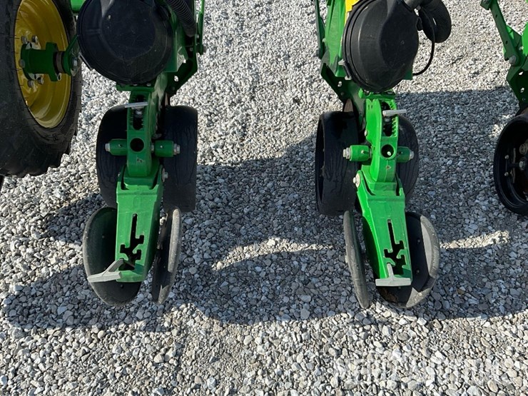 2022-john-deere-dr16-image-12