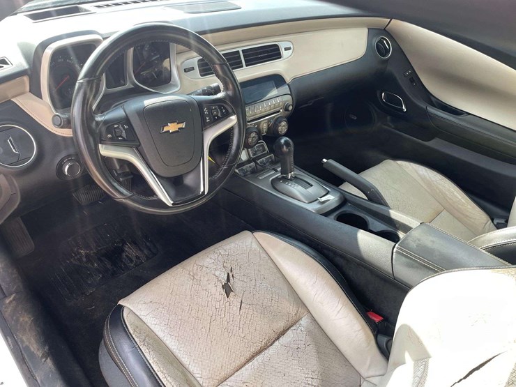 2012-chevrolet-camaro-2-door-coupe-(152,885-miles)-image-11