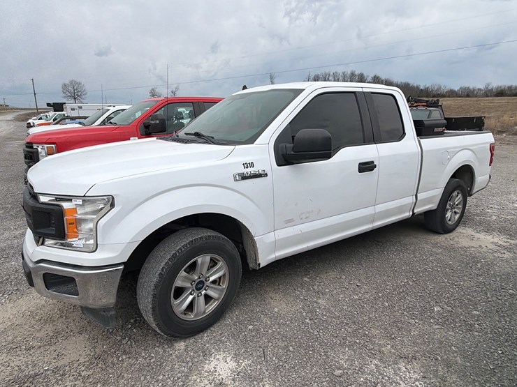 2020-ford-f150-xl-image-1