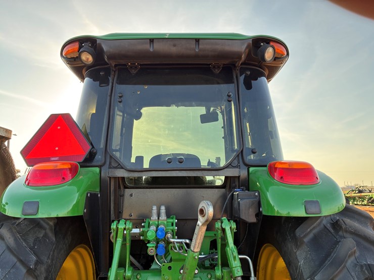 2022-john-deere-6105e-image-6