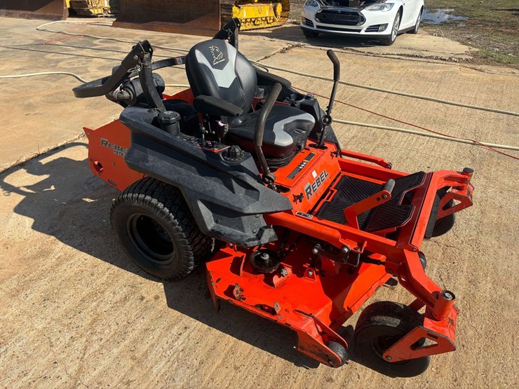 badboy-"rebel"-62"-zero-turn-mower-(968.8-hours)-image-4