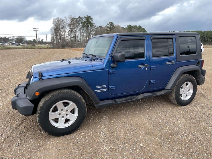 2010-jeep-wrangler-sport-image-1