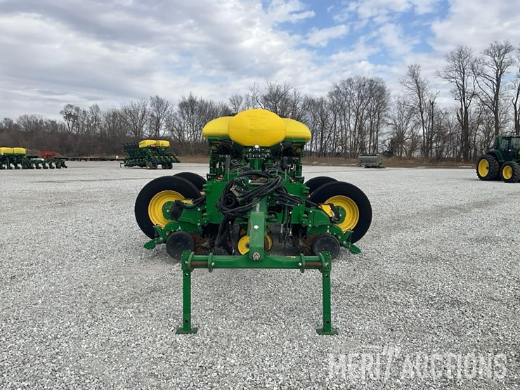 2019-john-deere-1775nt-image-7