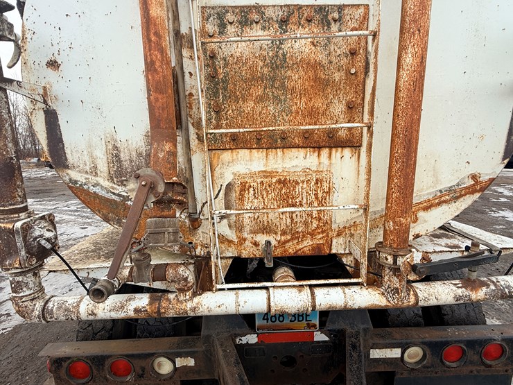 1999-mack-dm690-image-24