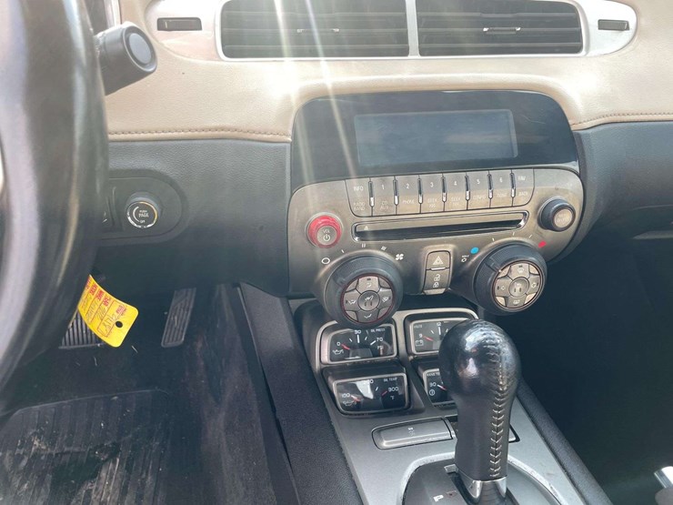 2012-chevrolet-camaro-2-door-coupe-(152,885-miles)-image-13