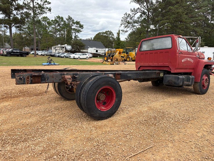 1985-ford-f700-image-3