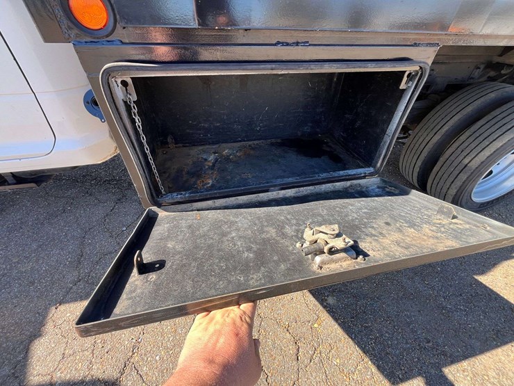 2014-dodge-ram-5500-image-27