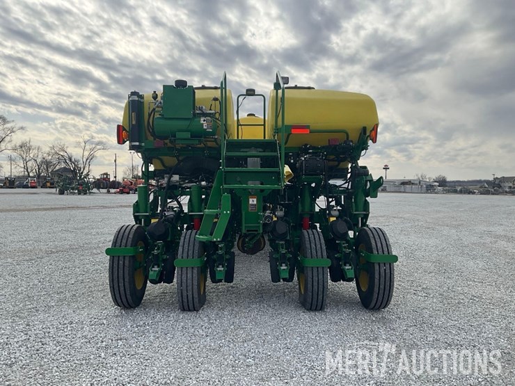 2019-john-deere-1775nt-image-3