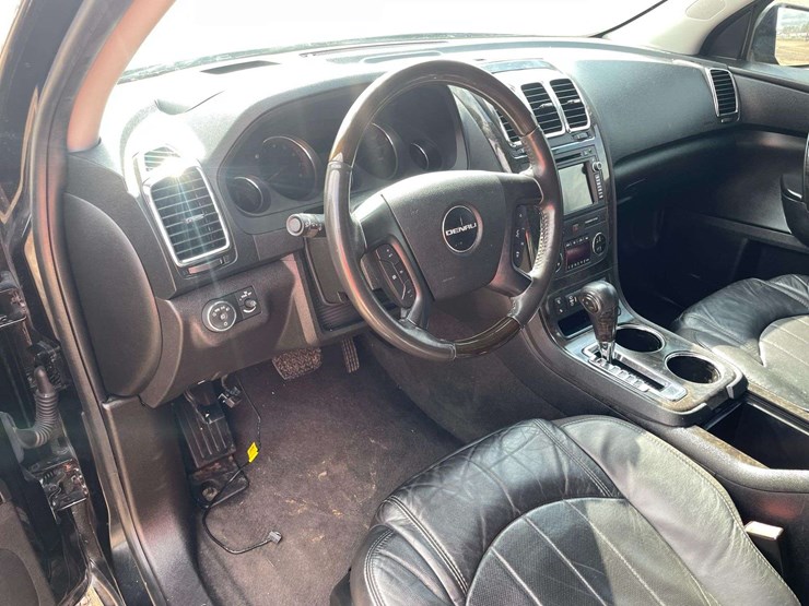 2012-gmc-acadia-denali-image-11