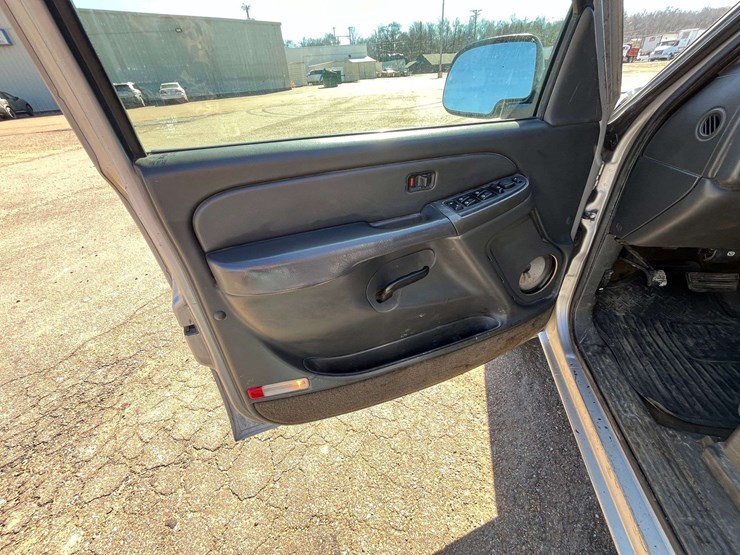 2005-chevrolet-1500-image-15