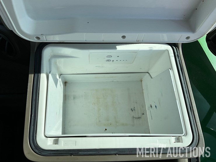 2022-john-deere-7r-210-image-41