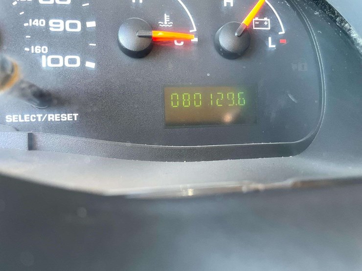 2005-ford-econoline-350xl-10-passenger-van-(80,129-miles)-image-26