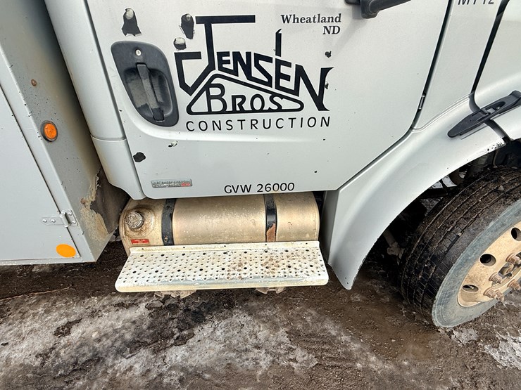 2004-caterpillar-c7-image-16