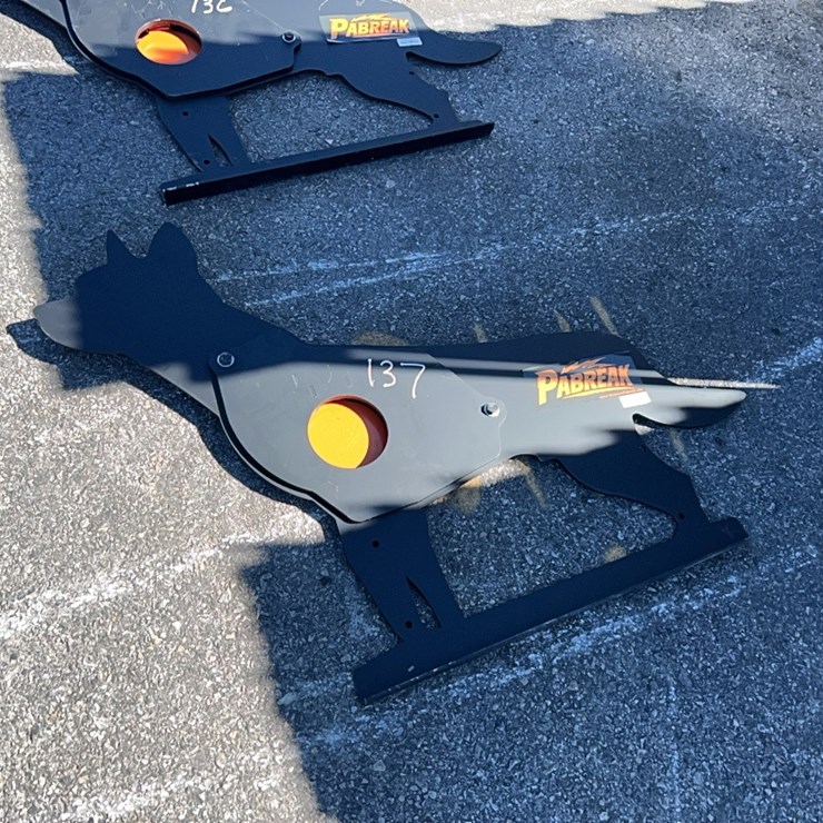 NEW PABREAK SST23 DOG SHAPED SHOOTING TARGET NEW SUPPORT EQUIPMENT