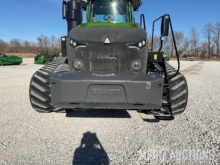 2025-fendt-1167-vario-tractor-image-10
