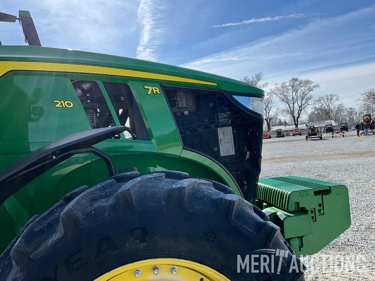 2022-john-deere-7r-210-image-35