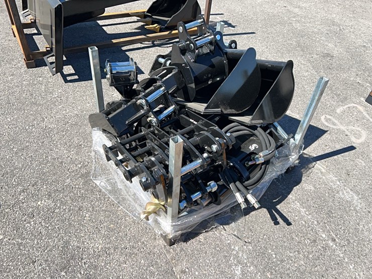 new-giyi-(10)-pc-attachments-skid-steer-attachment-image-2