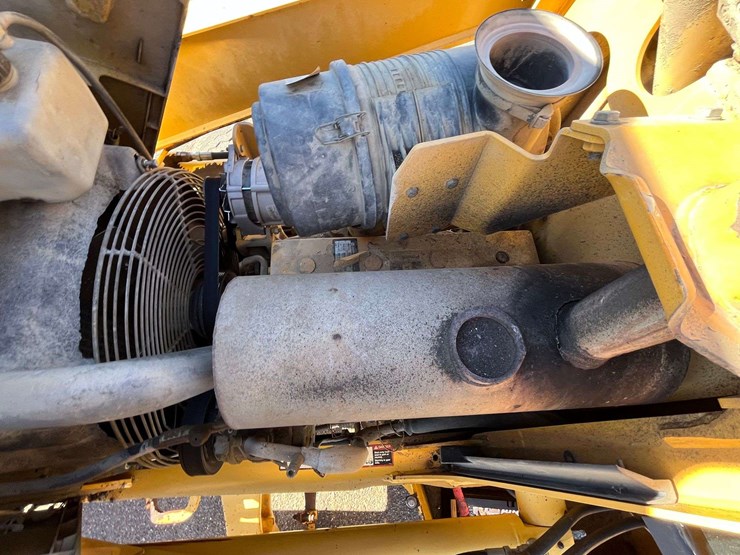 2001-deere-310g-image-39