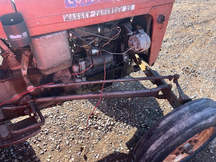 #1018-•-massey-ferguson-mf35-image-10