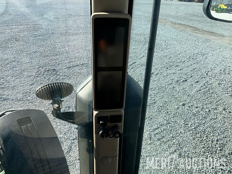 2014-john-deere-7230r-image-38