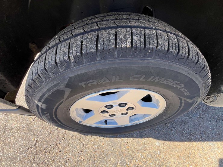 2005-chevrolet-1500-image-23