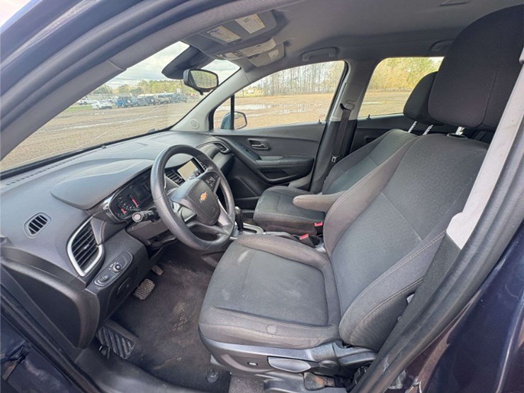 2018-chevrolet-trax-4-door-suv-(103,967-miles)-image-12