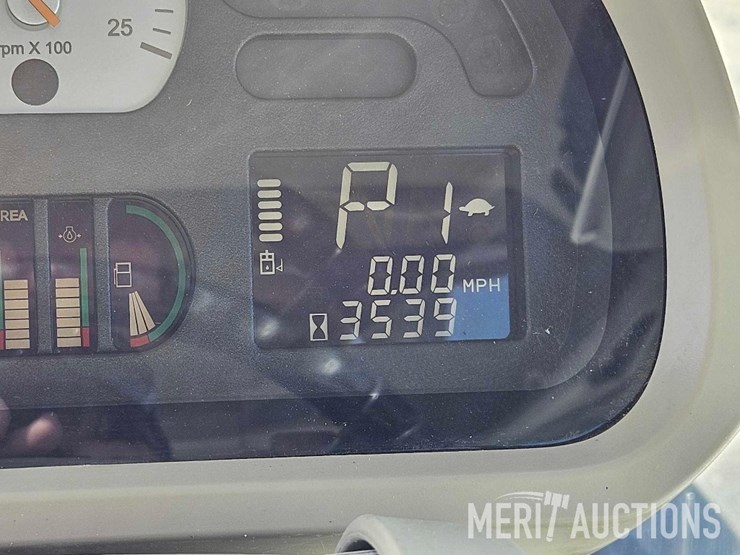 2014-massey-ferguson-8650-image-57