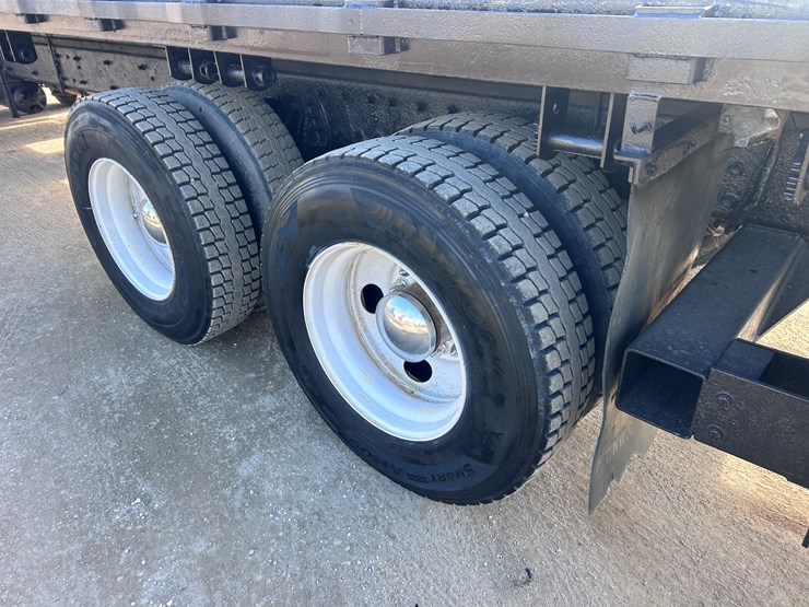 #1679-•-2003-kenworth-flatbed-truck-image-14