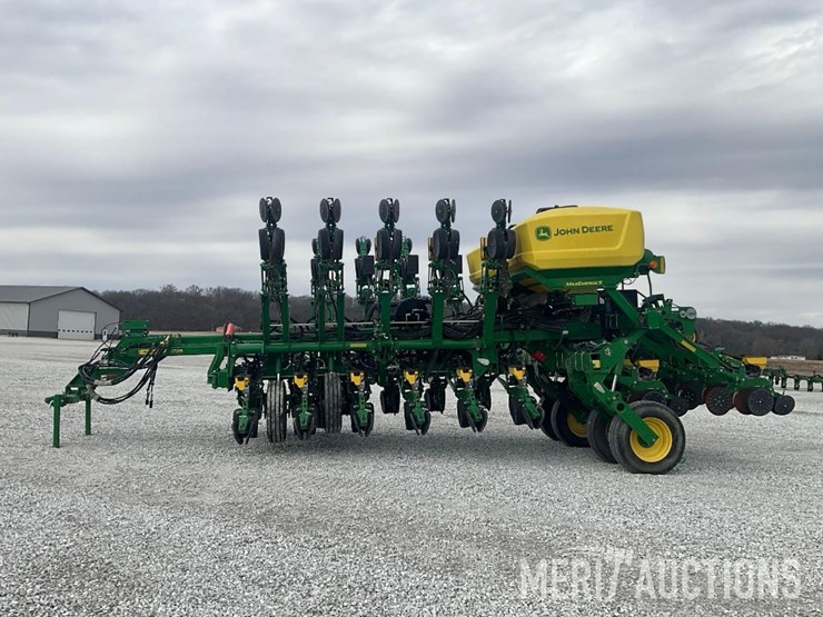 2022-john-deere-1795-image-2