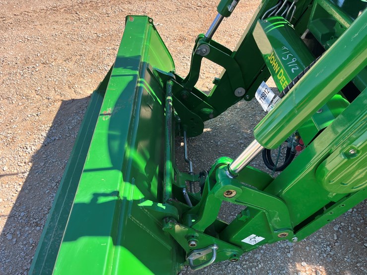 2015-john-deere-6145r-image-3
