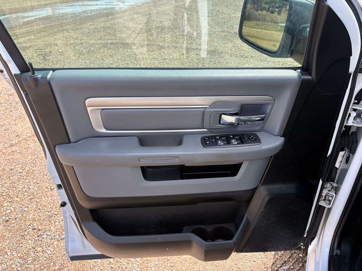 2019-dodge-ram-1500-image-8