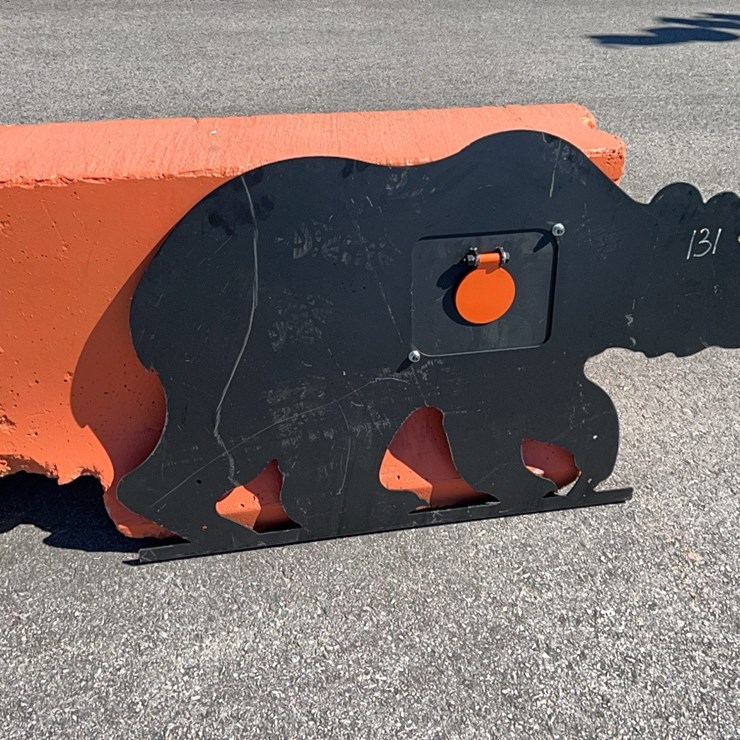 NEW PABREAK SST23 BEAR SHAPED SHOOTING TARGET NEW SUPPORT EQUIPMENT