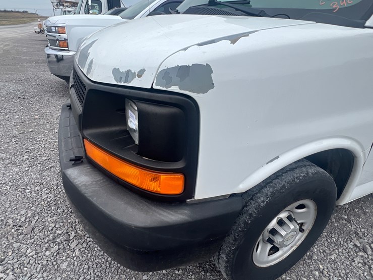 2012-chevrolet-express-g2500-image-9