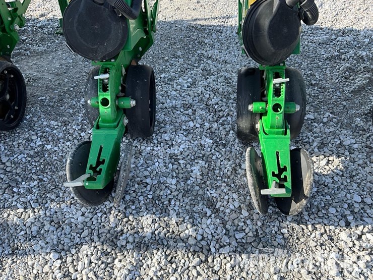 2022-john-deere-dr16-image-33