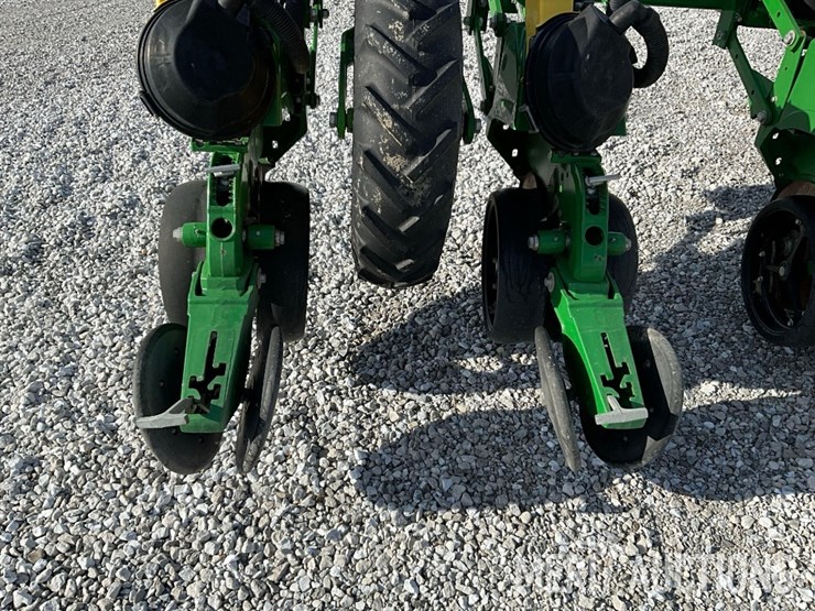 2022-john-deere-dr16-image-10