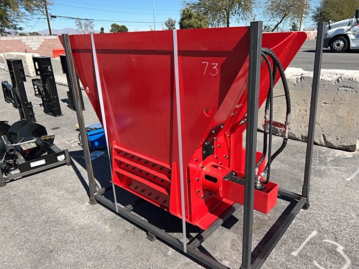 new-giyi-block-crusher-skid-steer-attachment-image-3