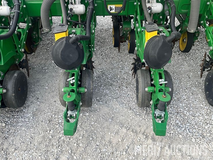 2019-john-deere-1775nt-image-19