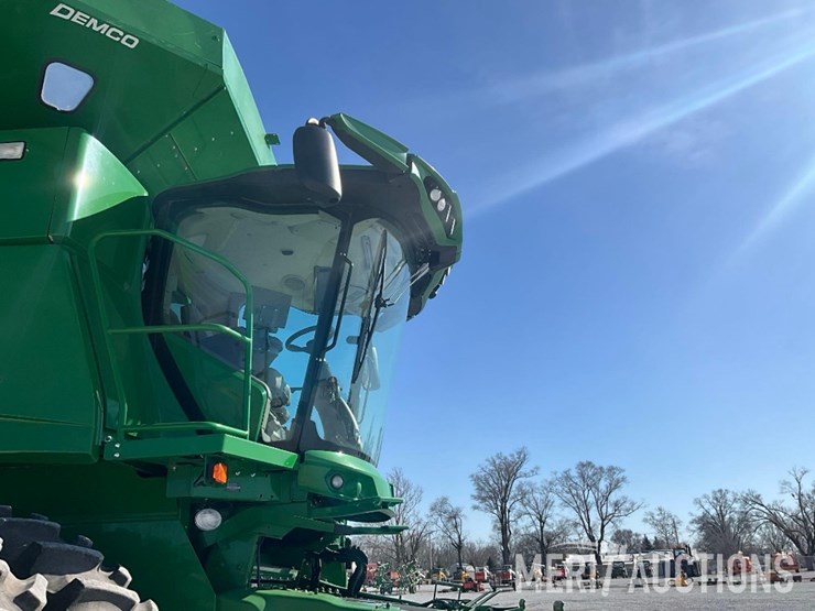 2021-john-deere-s790-image-34