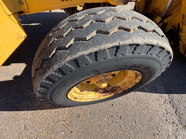 2001-deere-310g-image-21