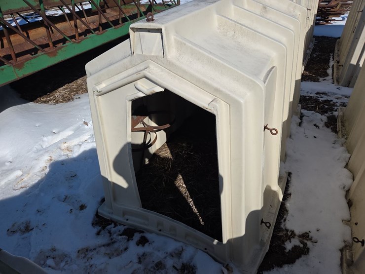 (2)-calf-tel-poly-calf-huts-(middle)-image-11