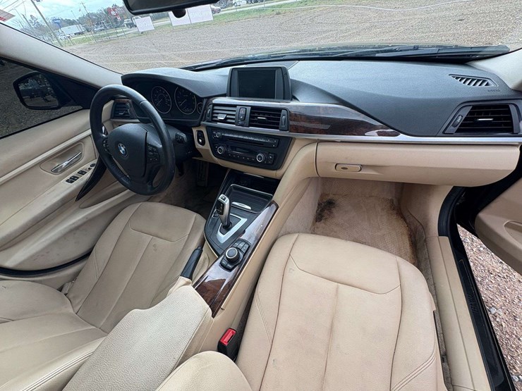2014-bmw-320i-4-door-sedan-(84,380-miles)-image-22
