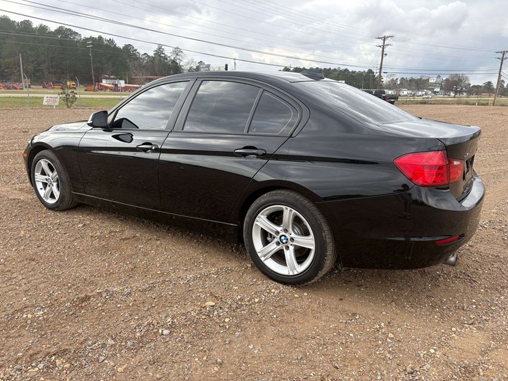 2014-bmw-320i-4-door-sedan-(84,380-miles)-image-2