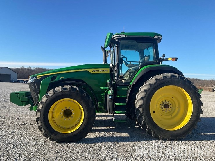 2023-john-deere-8r-310-image-2